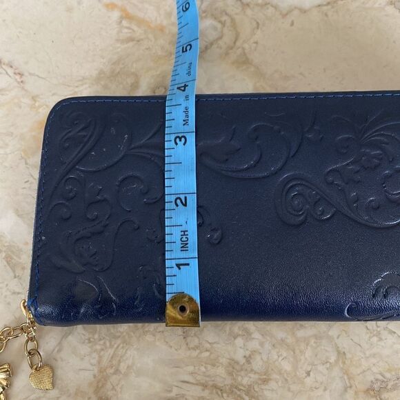 NEW Embossed Leather Long Zippered Wallet - Picture 14 of 14